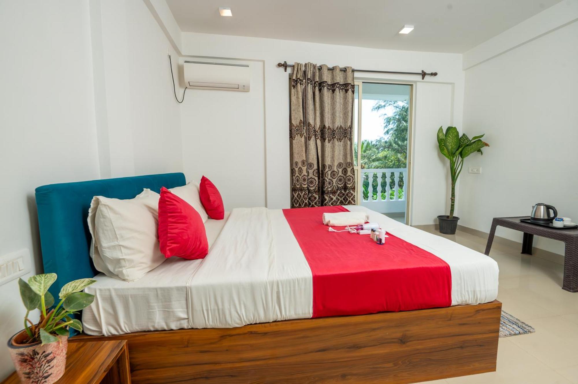 Morjim Sea Waves-Beach Front Hotel Luaran gambar